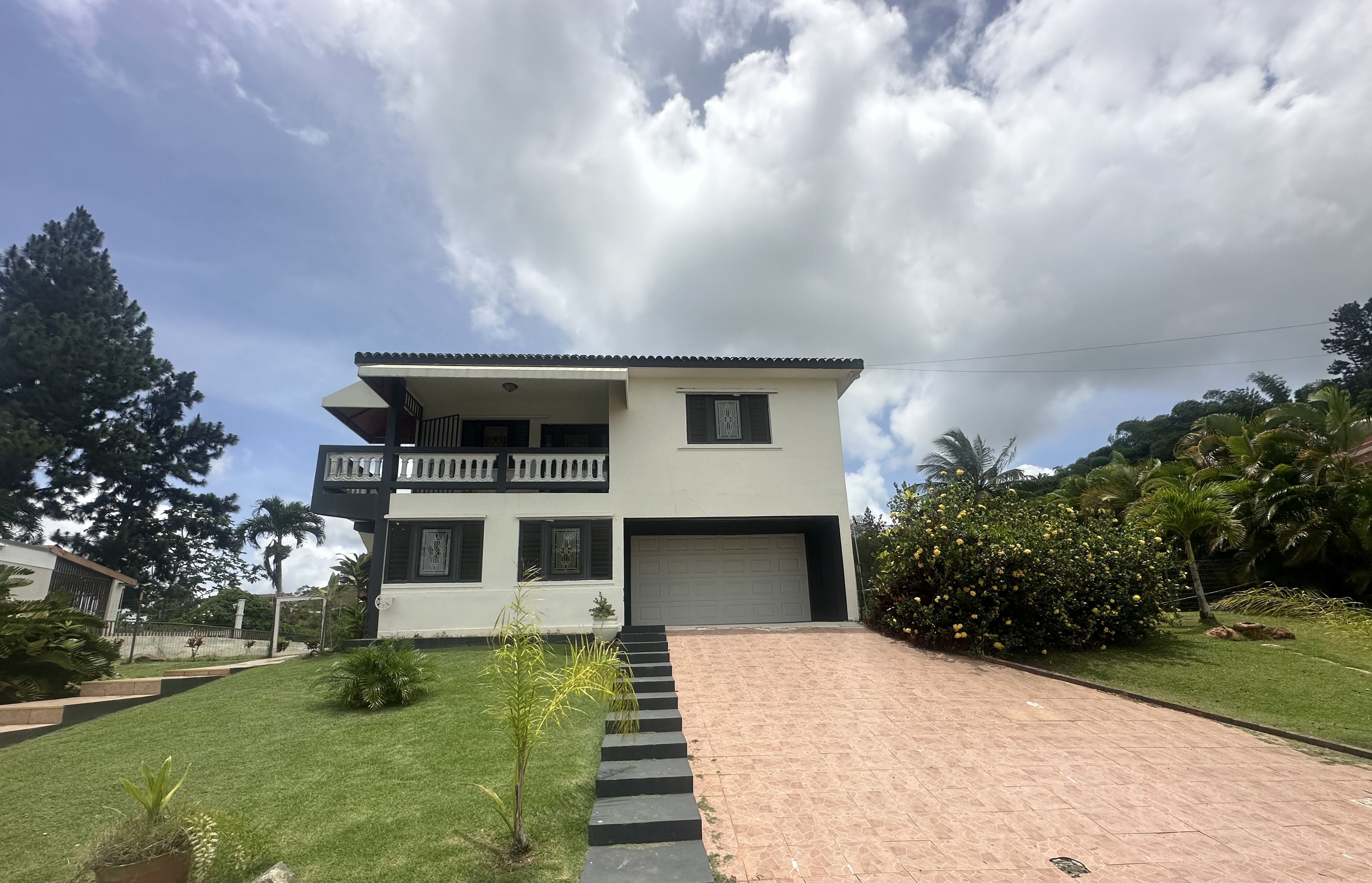 RE/MAX real estate, Puerto Rico, Caguas, 55-E Calle 4 Estancias La Sierra Caguas 